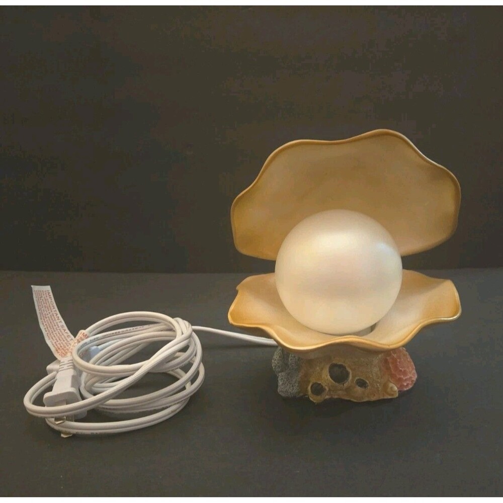 Clamshell Accent Lamp with Pearl Bulb Touch of Class Vintage Style Night Light